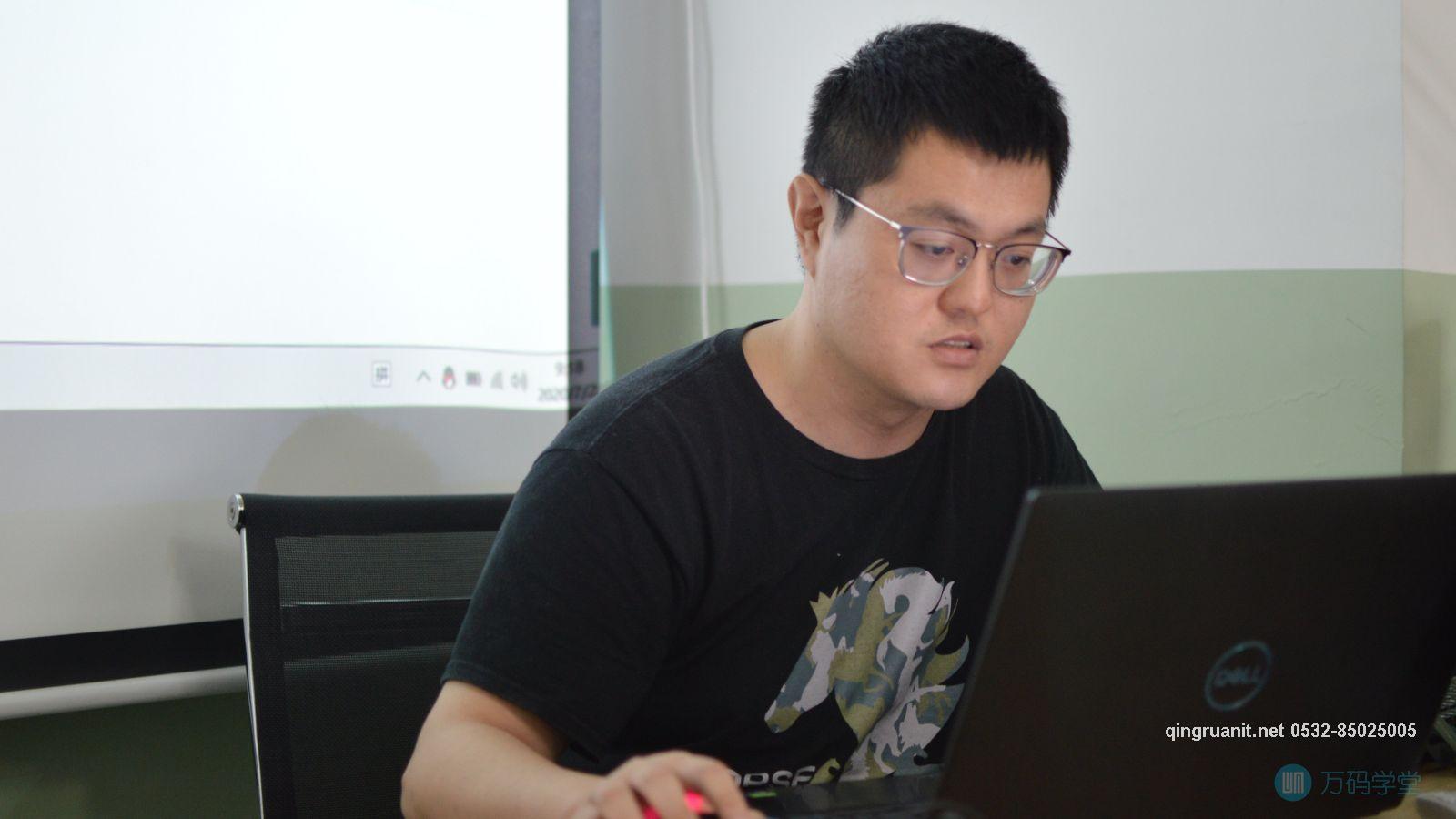 我对未来心怀憧憬-Java培训,做最负责任的教育,学习改变命运,软件学习,再就业,大学生如何就业,帮大学生找到好工作,lphotoshop培训,电脑培训,电脑维修培训,移动软件开发培训,网站设计培训,网站建设培训