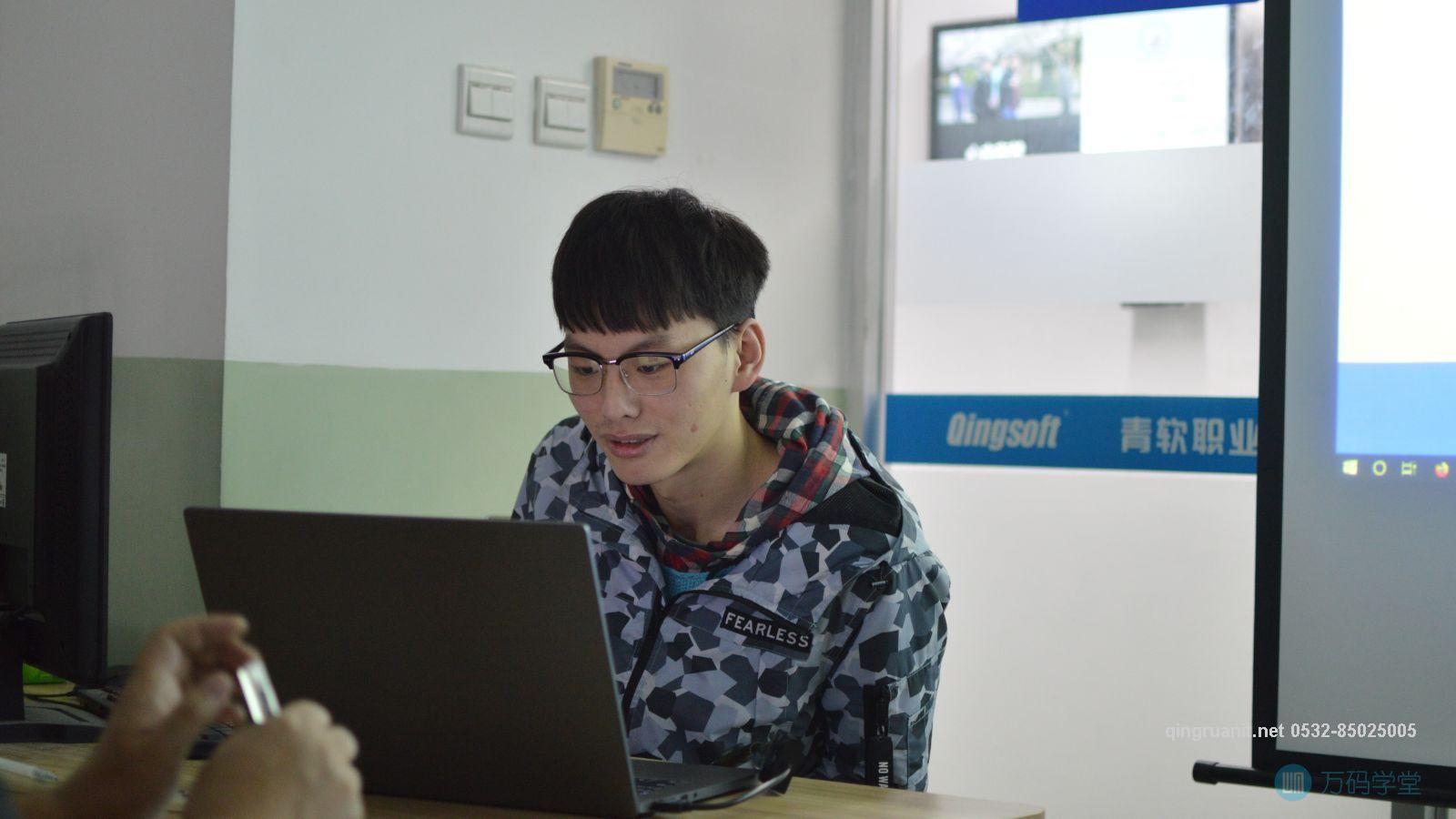 青软培训,Java培训,软件培训,Java培训机构,Java培训学校,万码学堂,电脑培训,计算机培训,Java培训,JavaEE开发培训,青岛软件培训,软件工程师培训