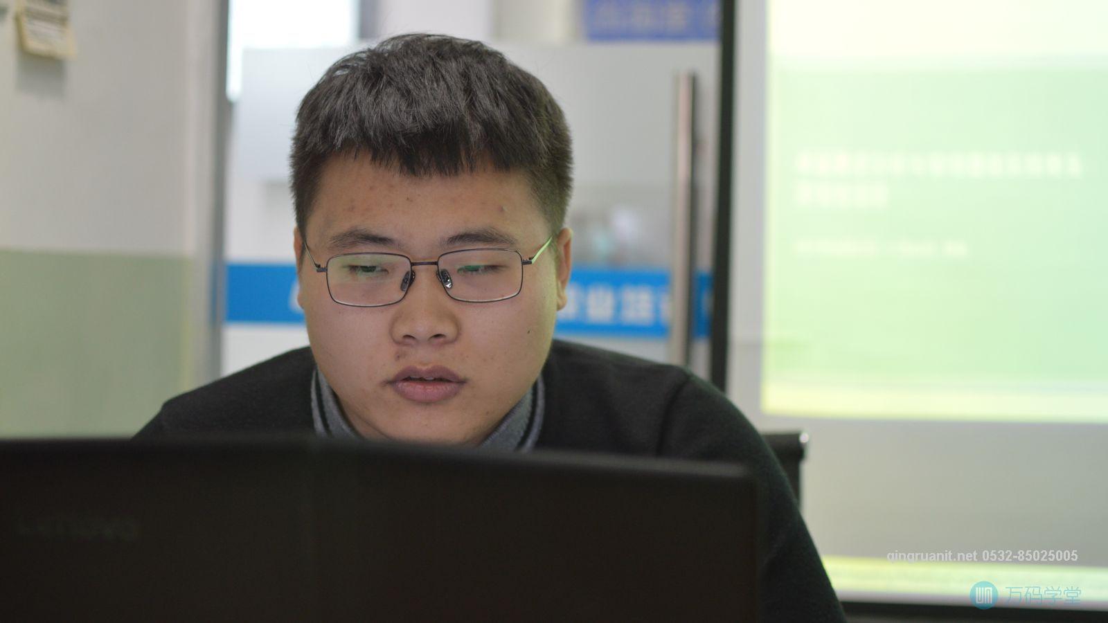 青软培训,Java培训,软件培训,Java培训机构,Java培训学校,万码学堂,电脑培训,计算机培训,Java培训,JavaEE开发培训,青岛软件培训,软件工程师培训