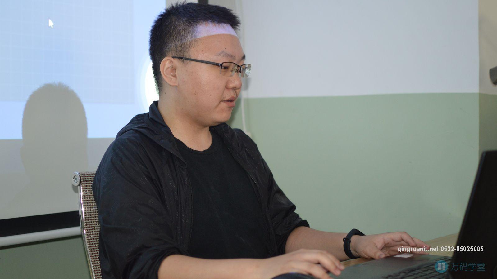 青软培训,Java培训,软件培训,Java培训机构,Java培训学校,万码学堂,电脑培训,计算机培训,Java培训,JavaEE开发培训,青岛软件培训,软件工程师培训