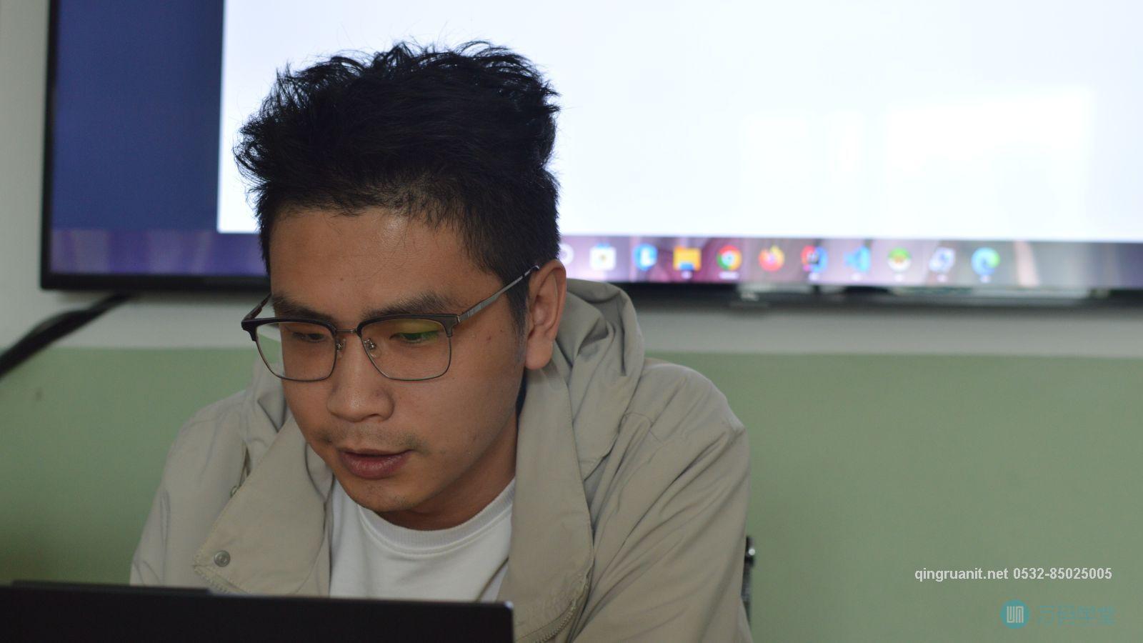 青软培训,Java培训,软件培训,Java培训机构,Java培训学校,万码学堂,电脑培训,计算机培训,Java培训,JavaEE开发培训,青岛软件培训,软件工程师培训