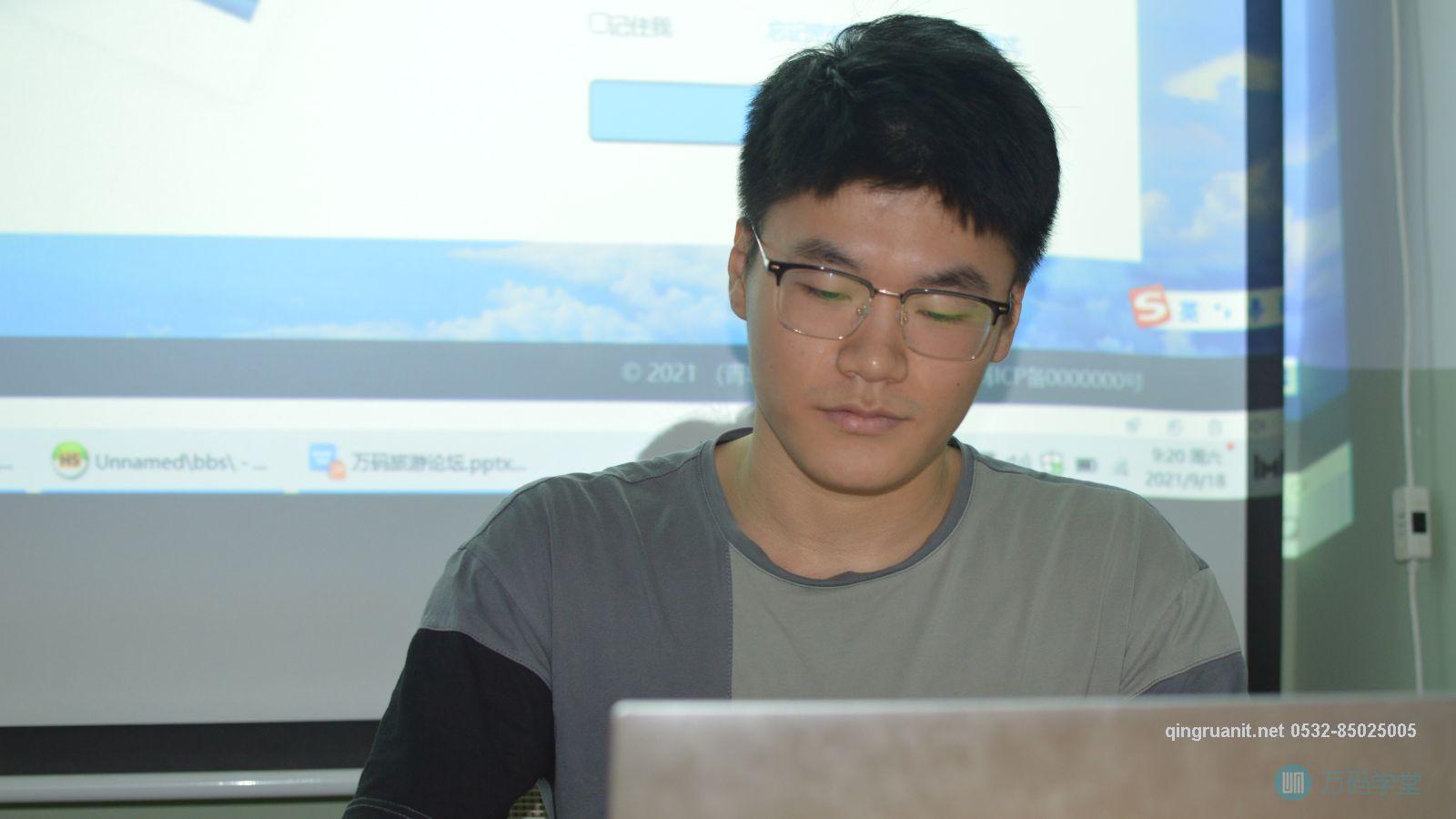 青软培训,Java培训,软件培训,Java培训机构,Java培训学校,万码学堂,电脑培训,计算机培训,Java培训,JavaEE开发培训,青岛软件培训,软件工程师培训