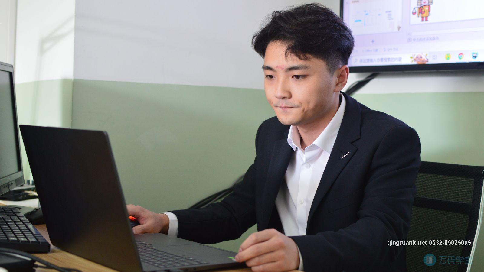 青软培训,Java培训,软件培训,Java培训机构,Java培训学校,万码学堂,电脑培训,计算机培训,Java培训,JavaEE开发培训,青岛软件培训,软件工程师培训