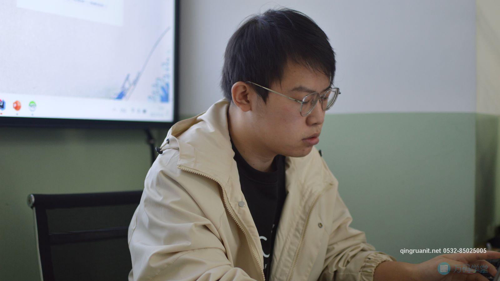 青软培训,Java培训,软件培训,Java培训机构,Java培训学校,万码学堂,电脑培训,计算机培训,Java培训,JavaEE开发培训,青岛软件培训,软件工程师培训